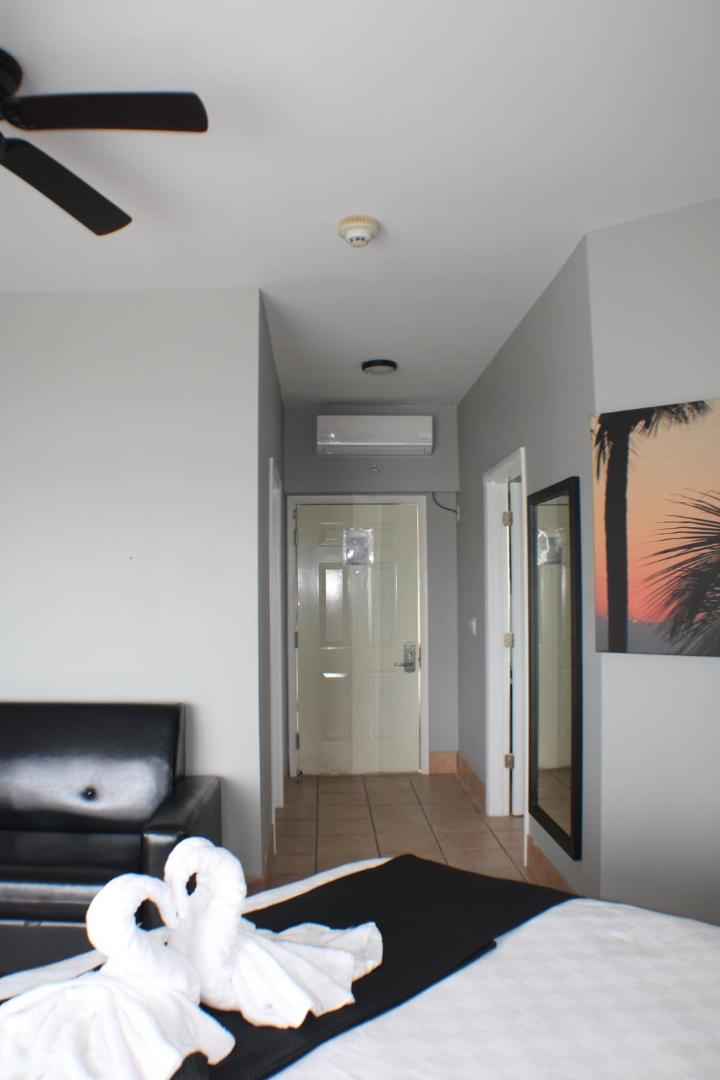 Grace Bay Suites