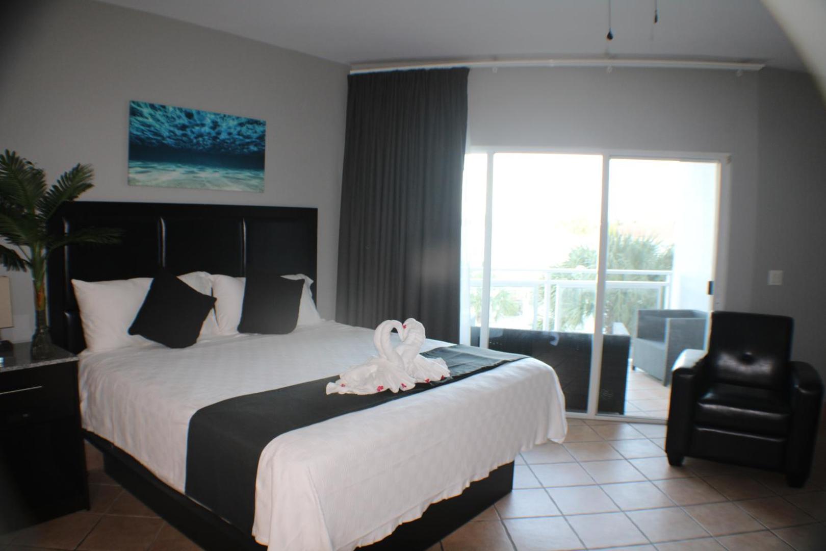 Grace Bay Suites