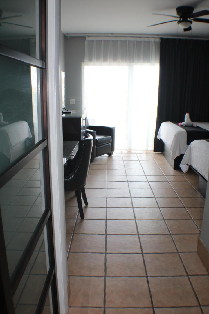 Grace Bay Suites