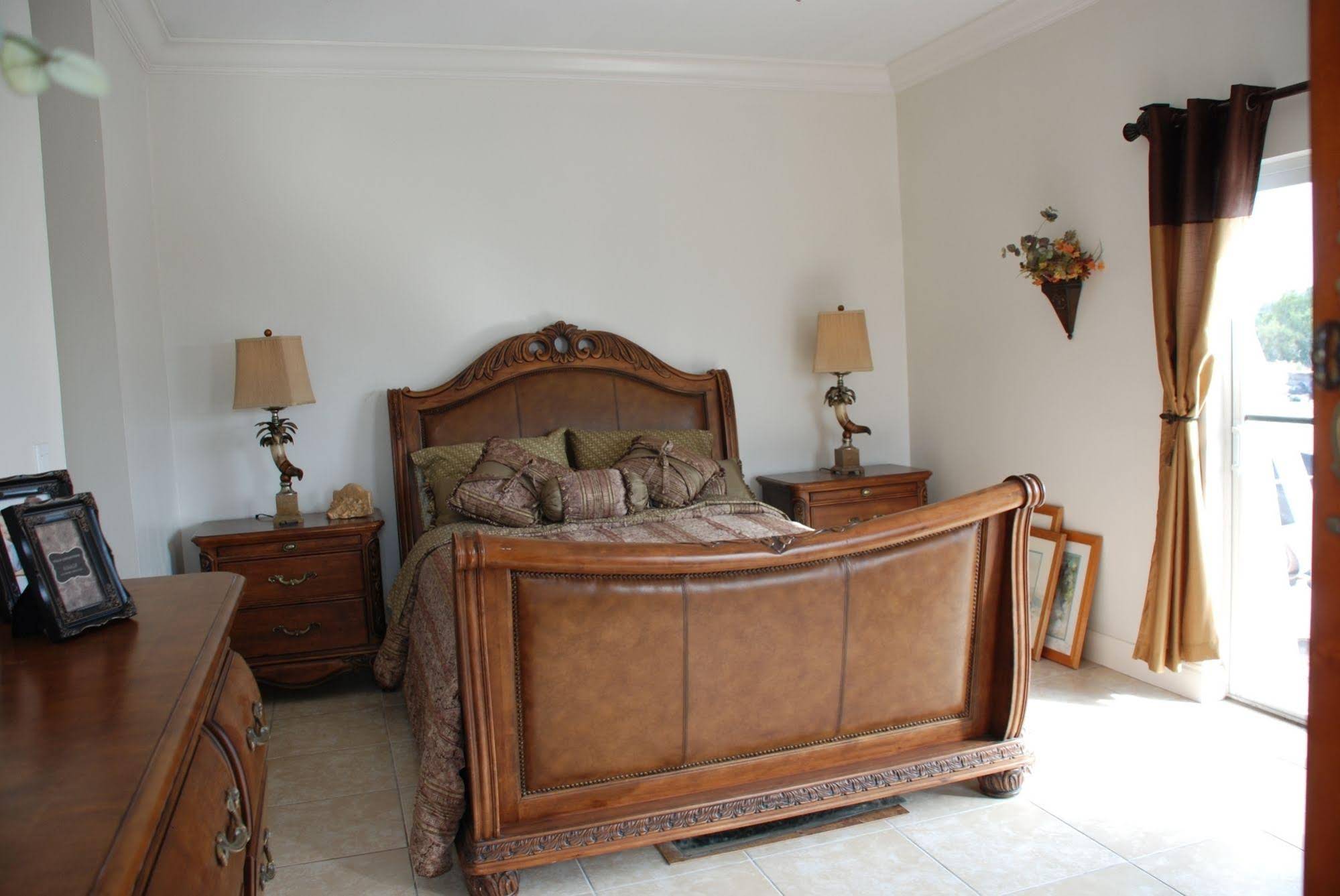 Royal Hideaway Townhouses