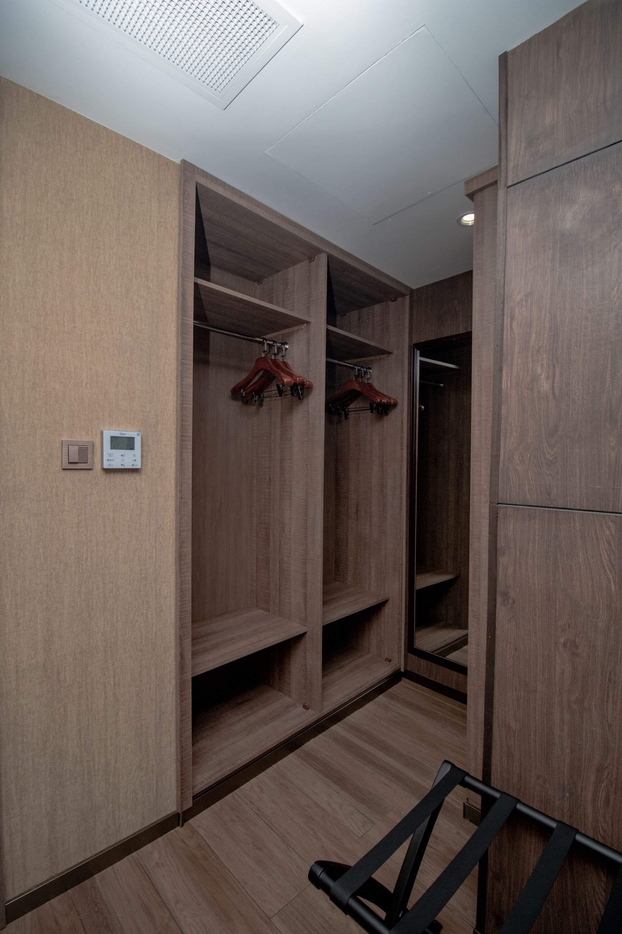CIKA Golden Hotel & Suites
