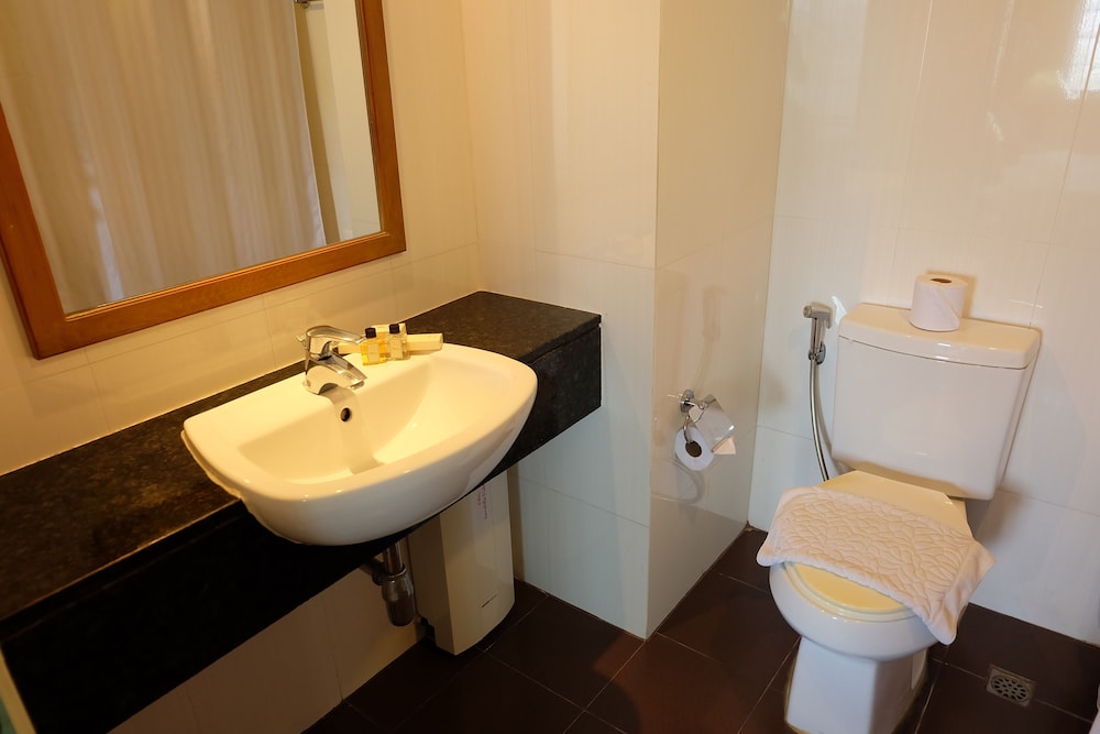 Green Mansion & Service Apartment