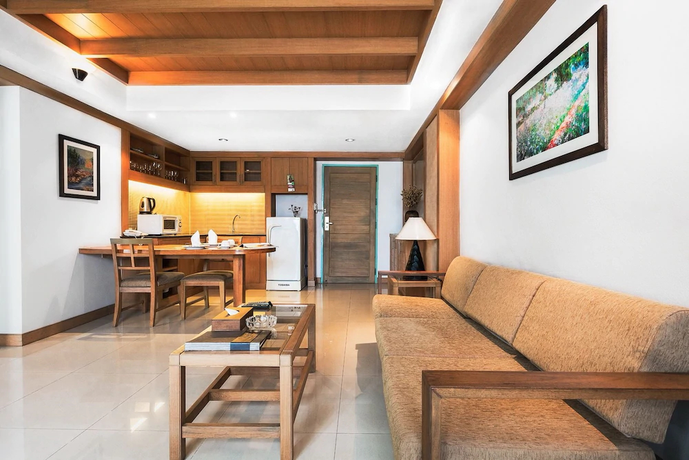 Green Mansion & Service Apartment