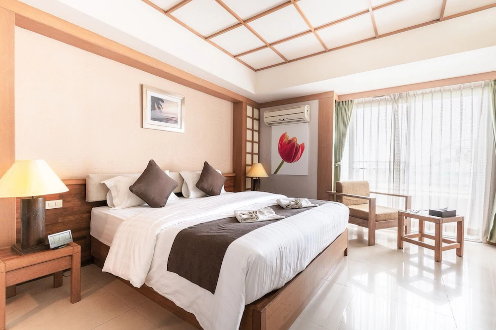 Green Mansion & Service Apartment