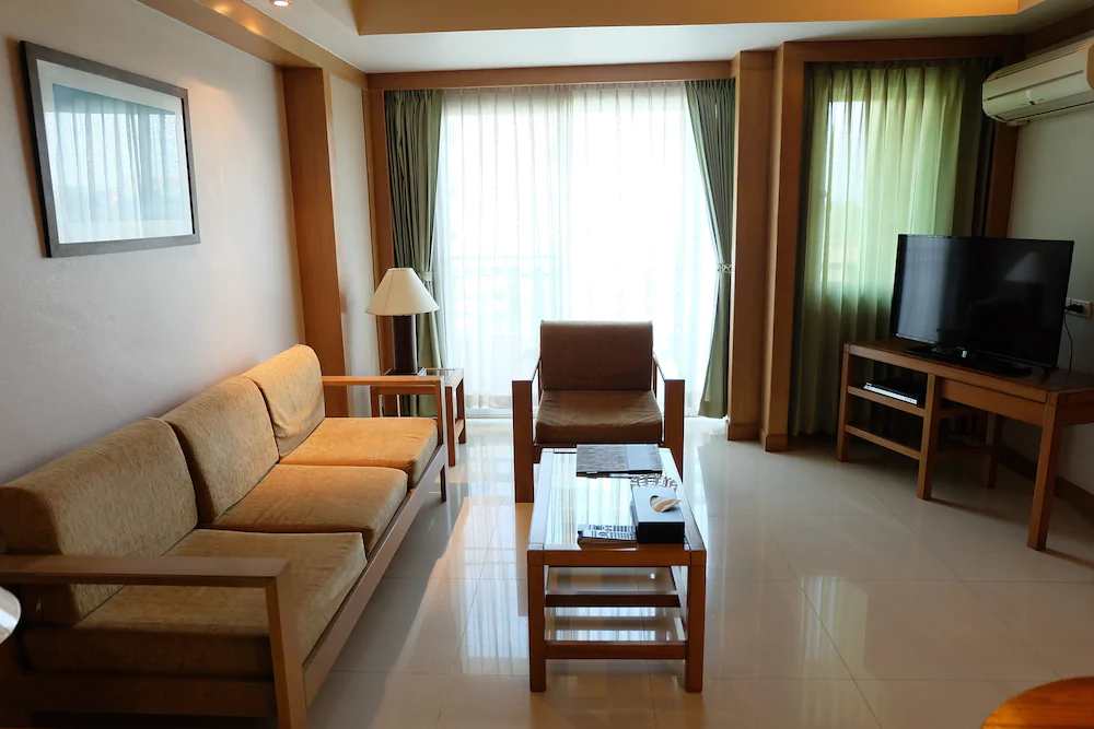 Green Mansion & Service Apartment