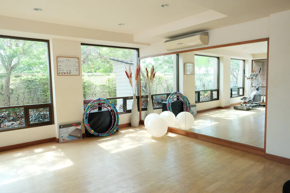 Green Mansion & Service Apartment