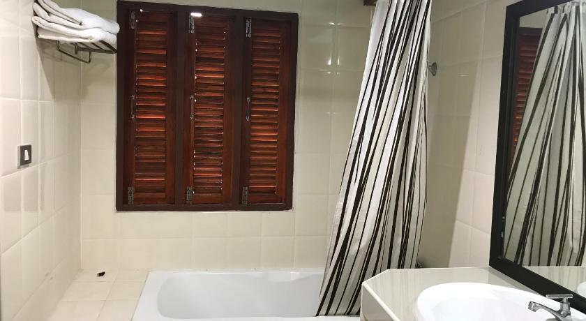 Toh Buk Seng Ayutthaya Hotel