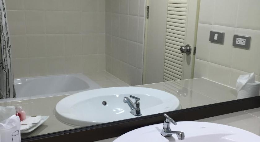 Toh Buk Seng Ayutthaya Hotel