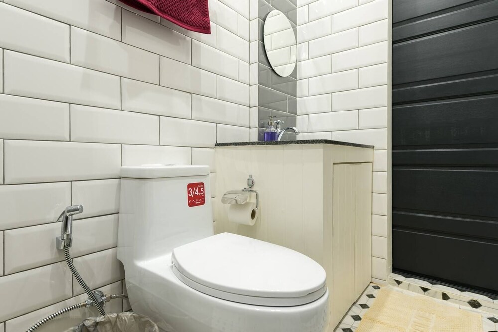 196 OldTown Chic Hostel