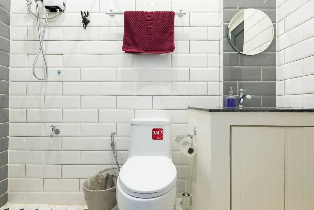 196 OldTown Chic Hostel