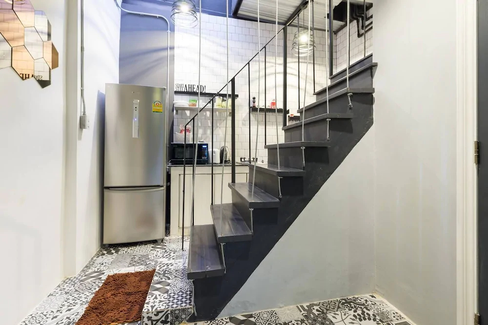 196 OldTown Chic Hostel