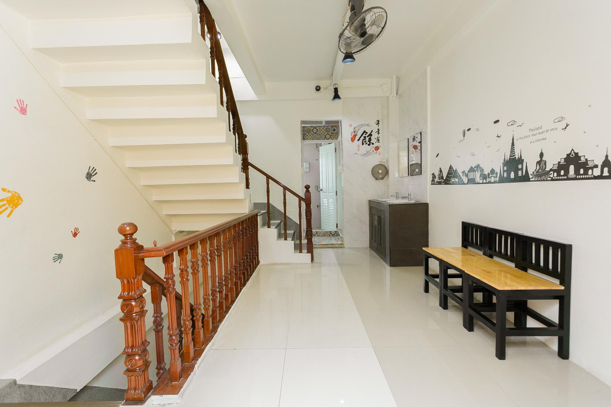 AlphaBed Hostel