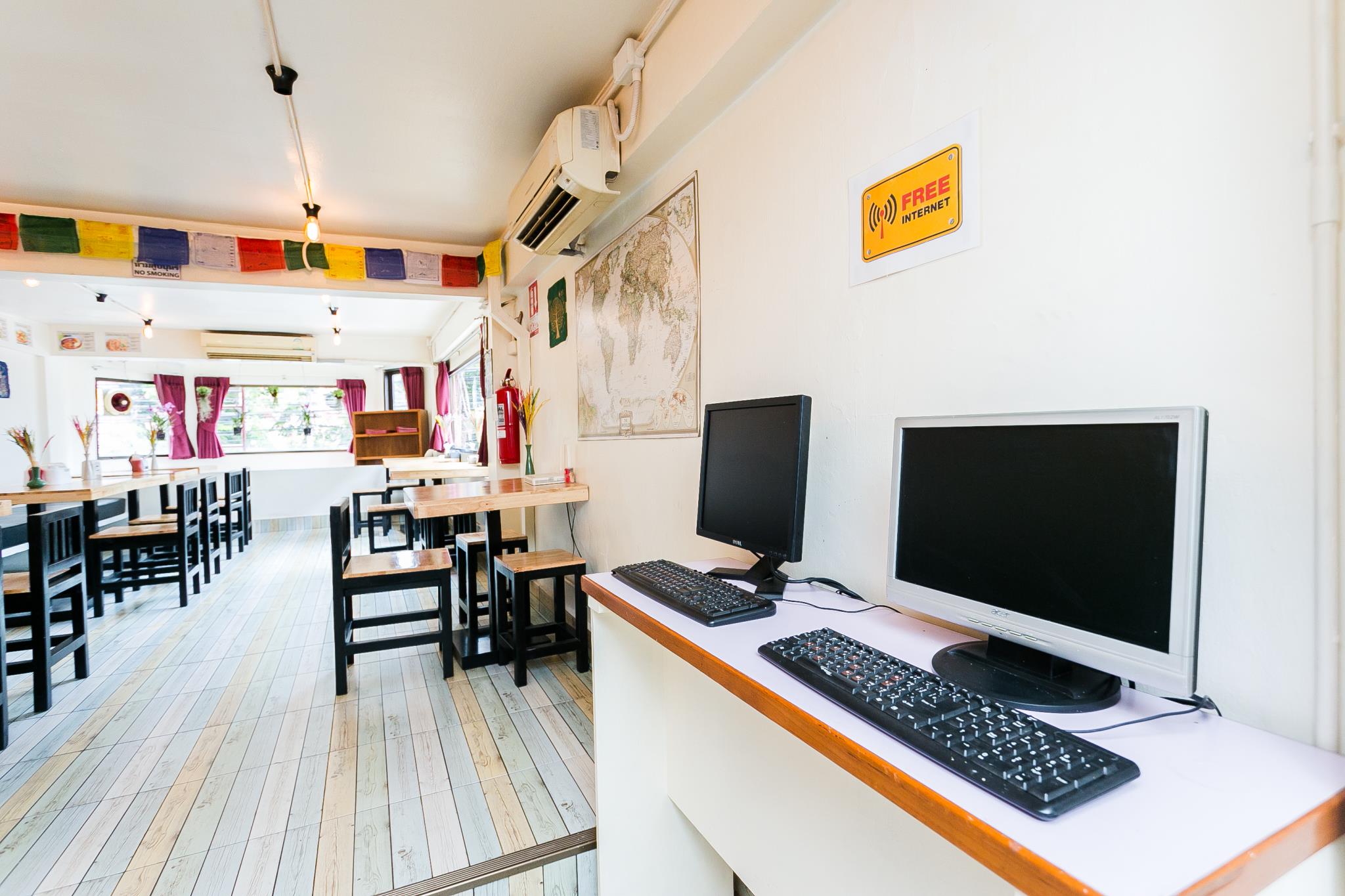 AlphaBed Hostel