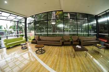 Apple Holiday Inn