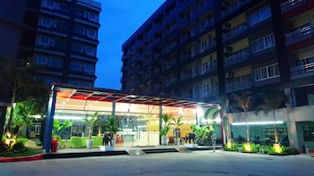 Apple Holiday Inn