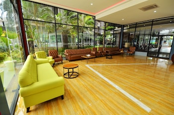 Apple Holiday Inn