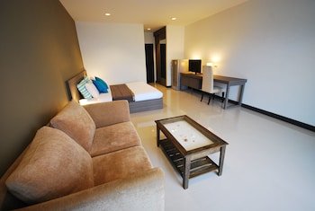 Baan Mi-Na