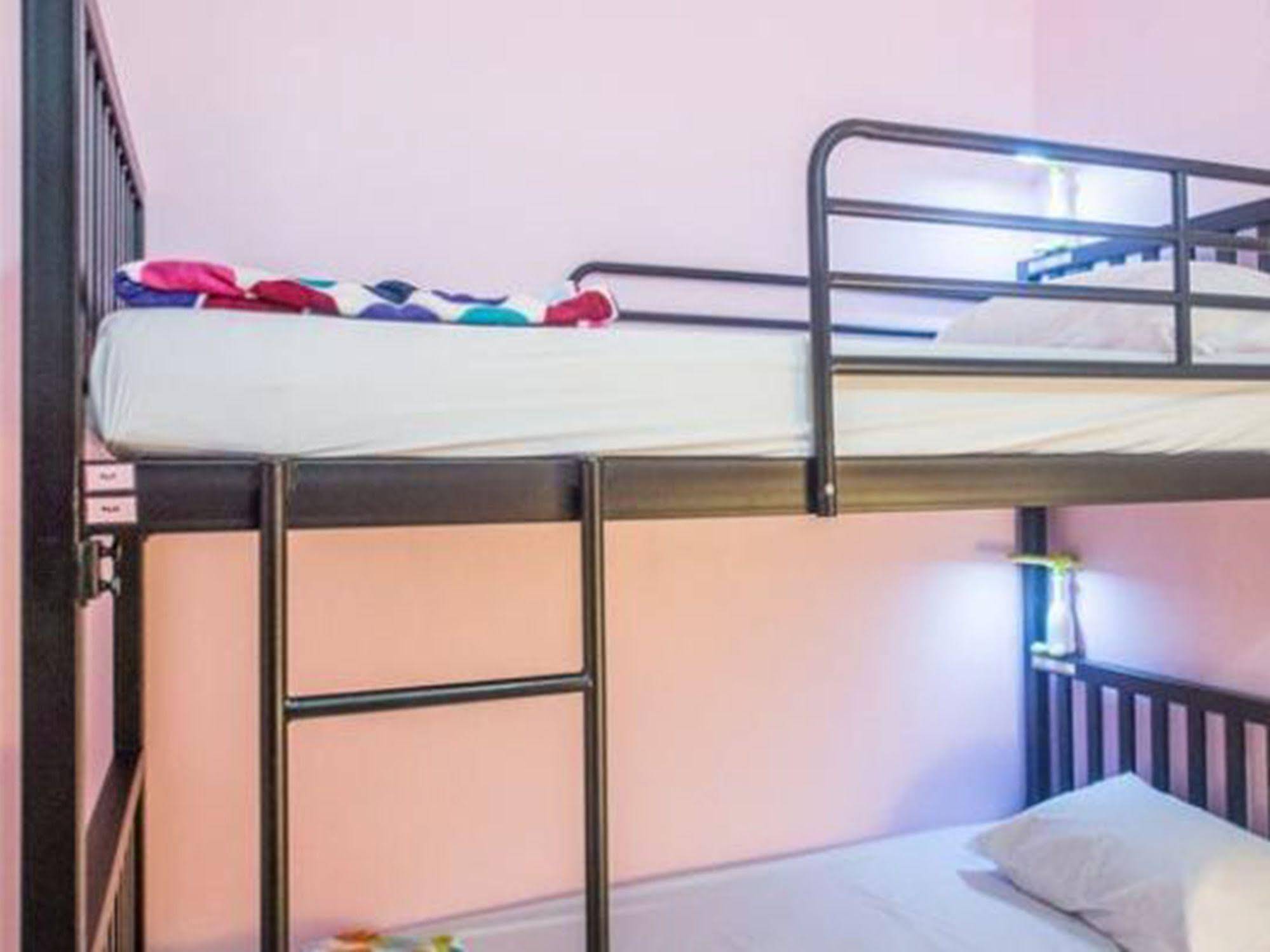 Baan Nampetch Hostel