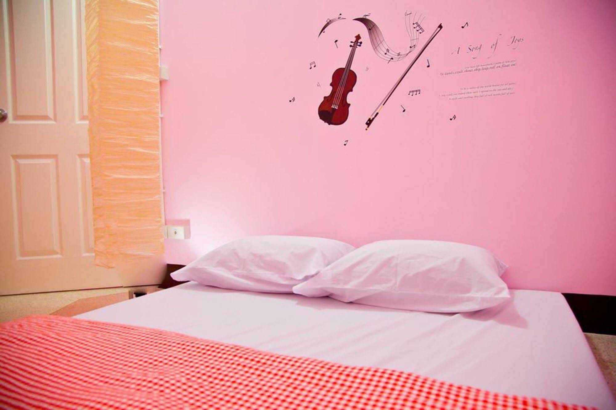 Baan Nampetch Hostel