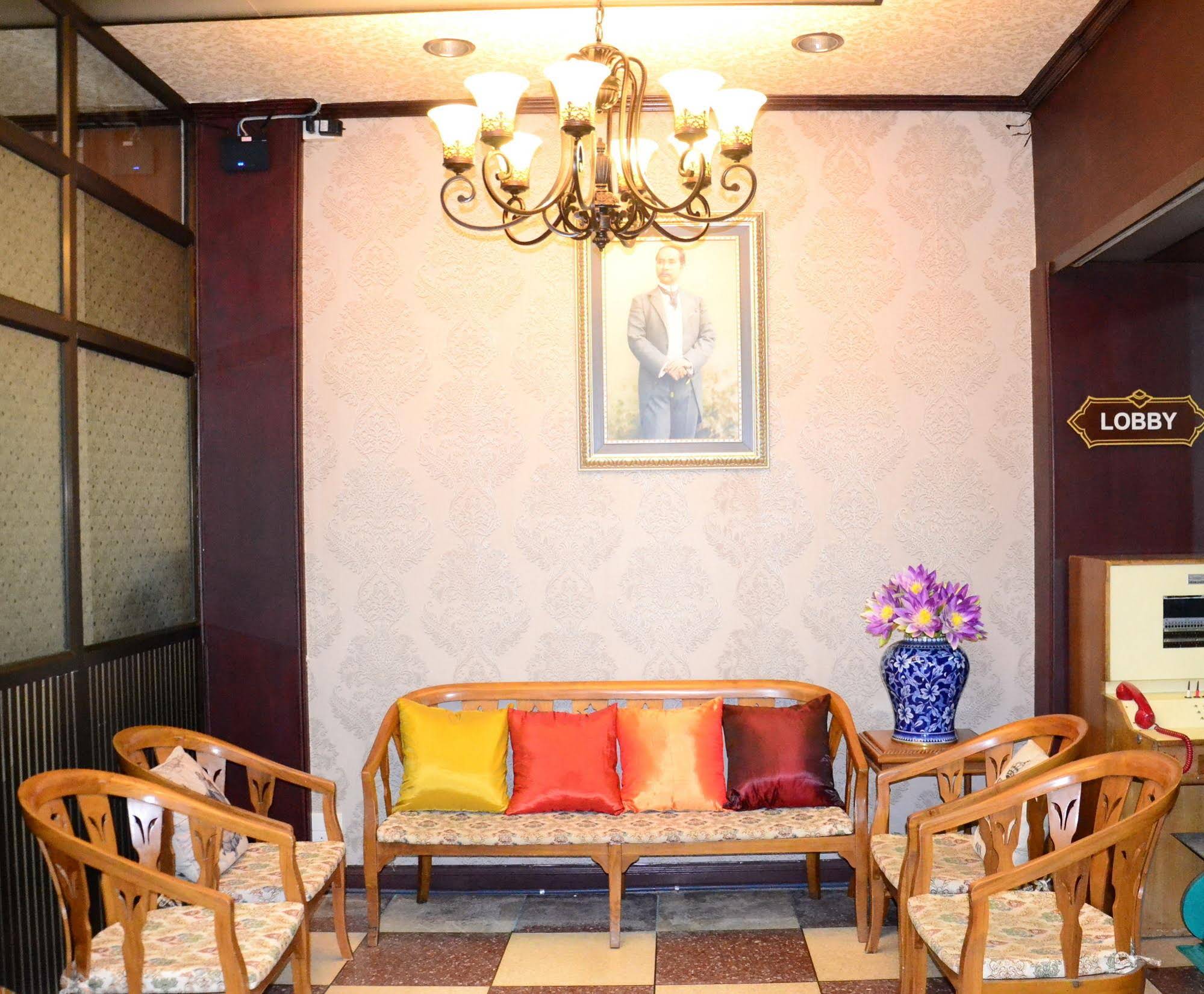 At Bangkok Hotel