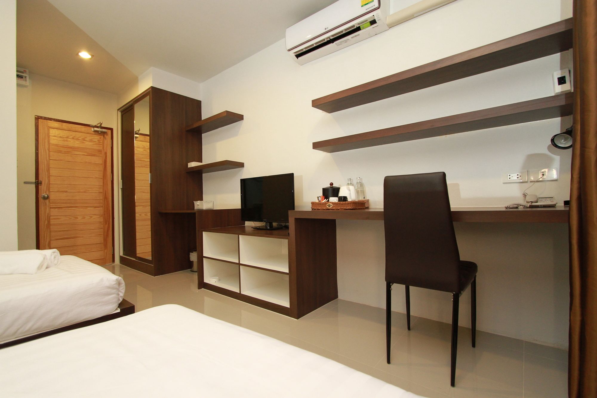 Bed By City Surawong Patpong Hotel
