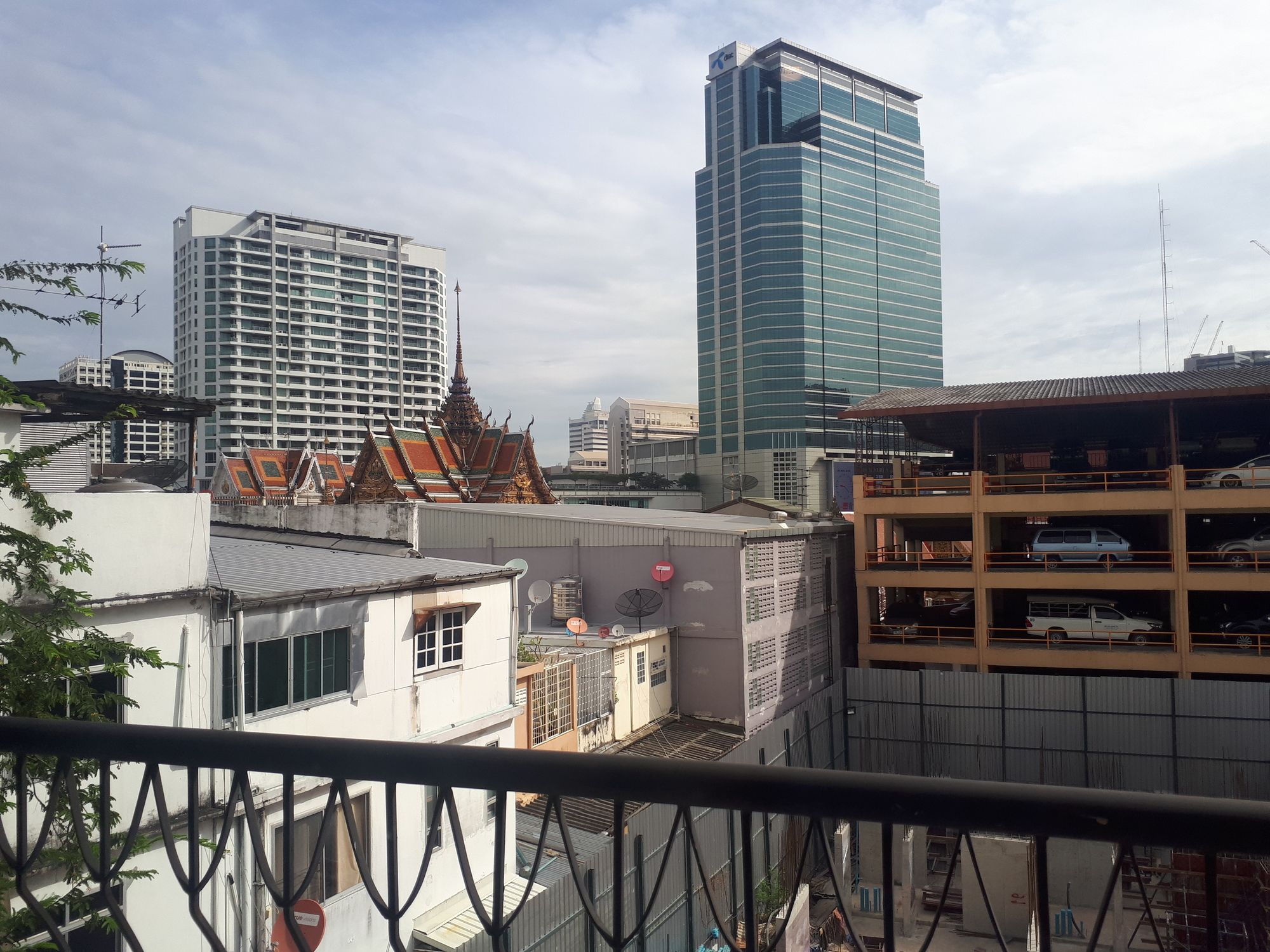 Bed By City Surawong Patpong Hotel