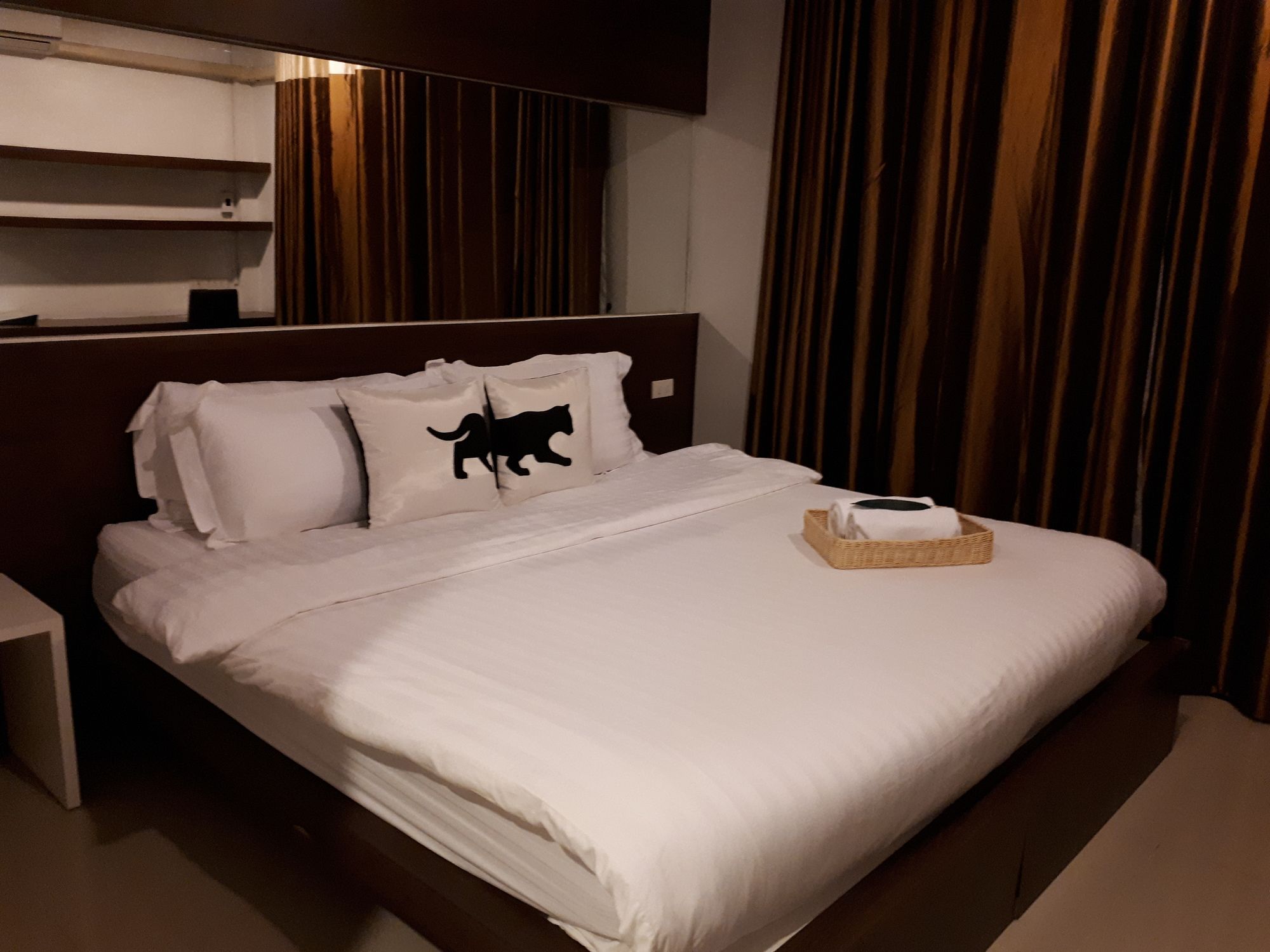 Bed By City Surawong Patpong Hotel