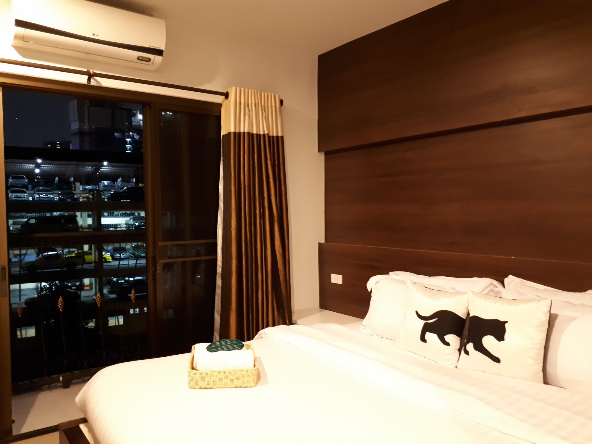 Bed By City Surawong Patpong Hotel
