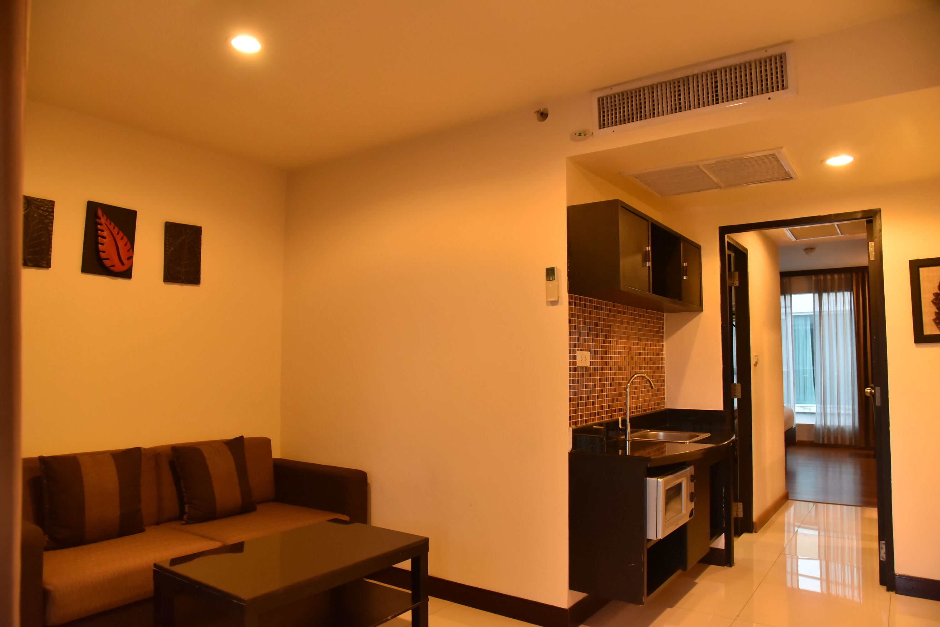 Boss Suites Nana Hotel