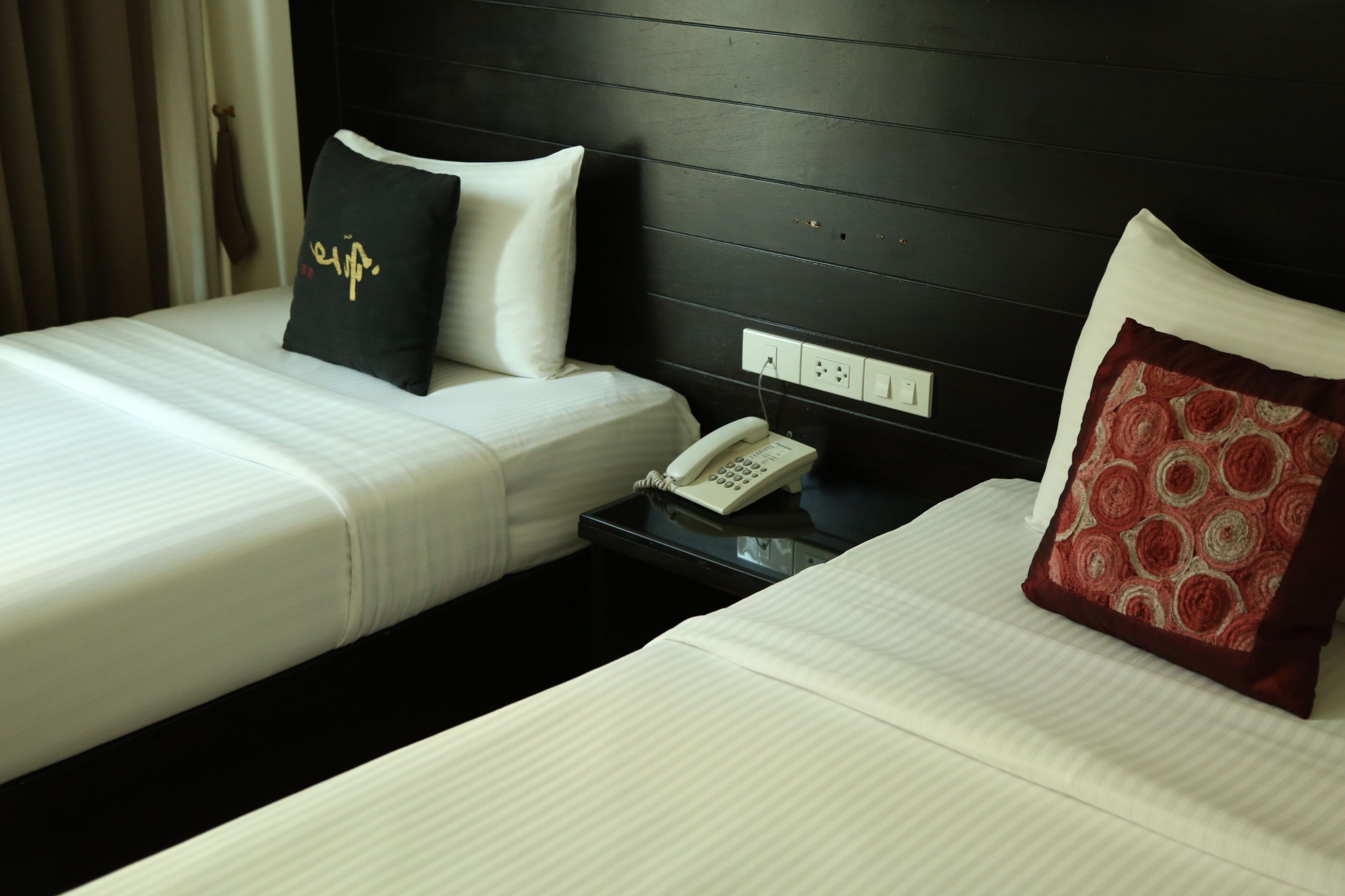 Boss Suites Nana Hotel