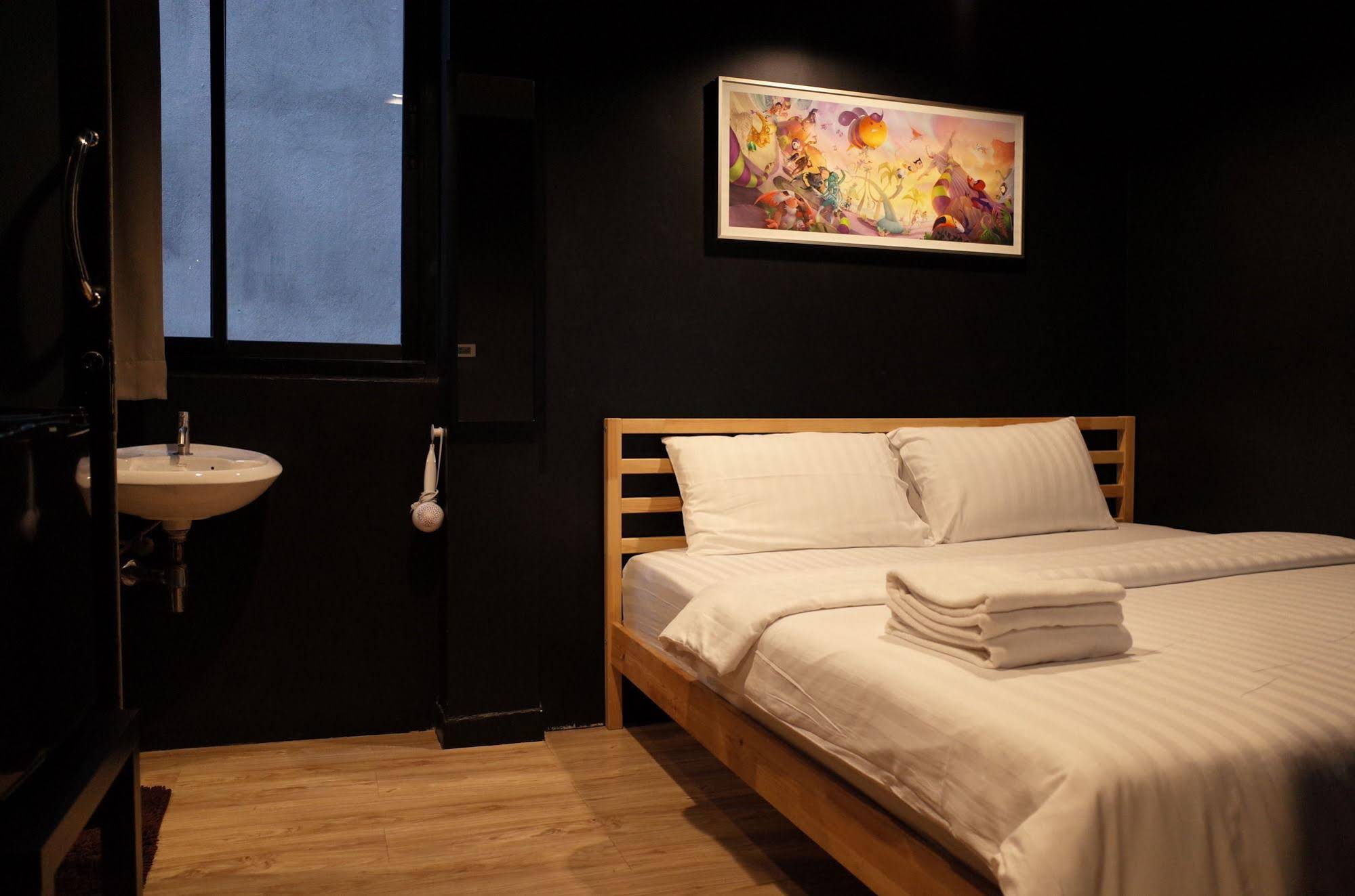 C40Winks Hostel