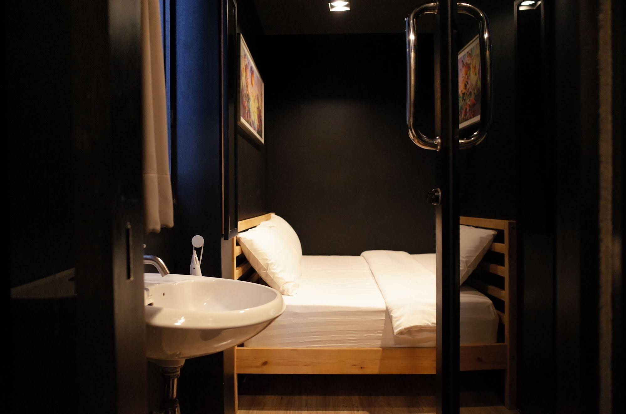 C40Winks Hostel