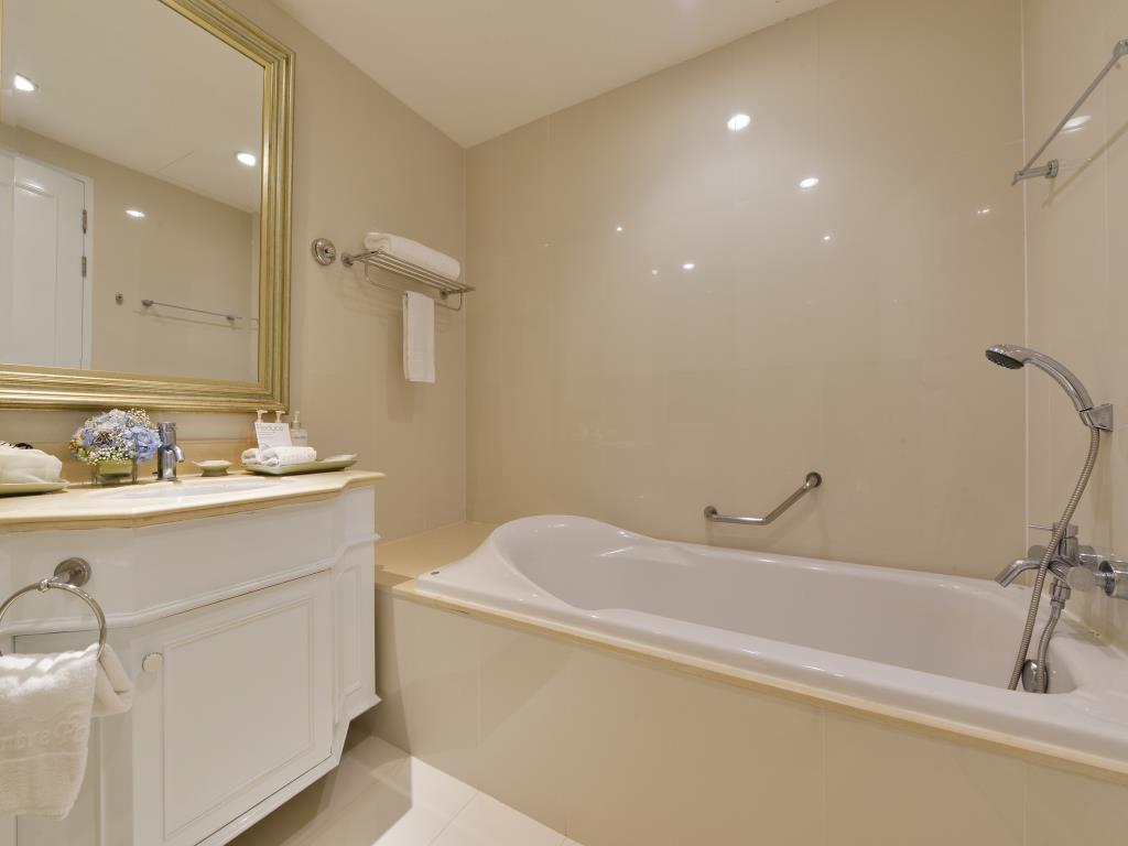 Centre Point Plus Hotel Silom