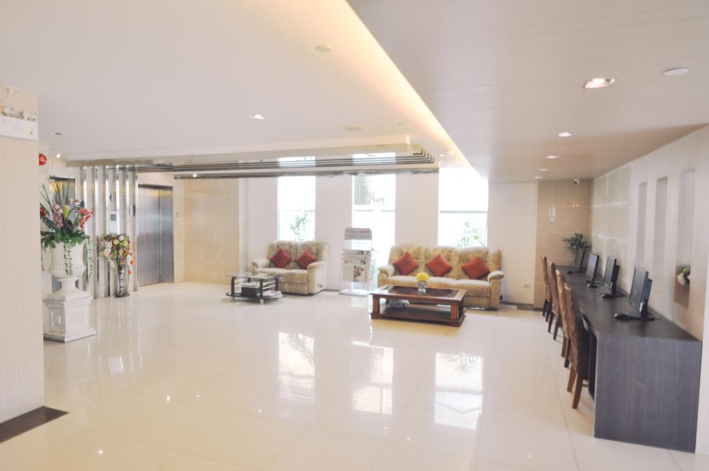 Centric Place Hotel