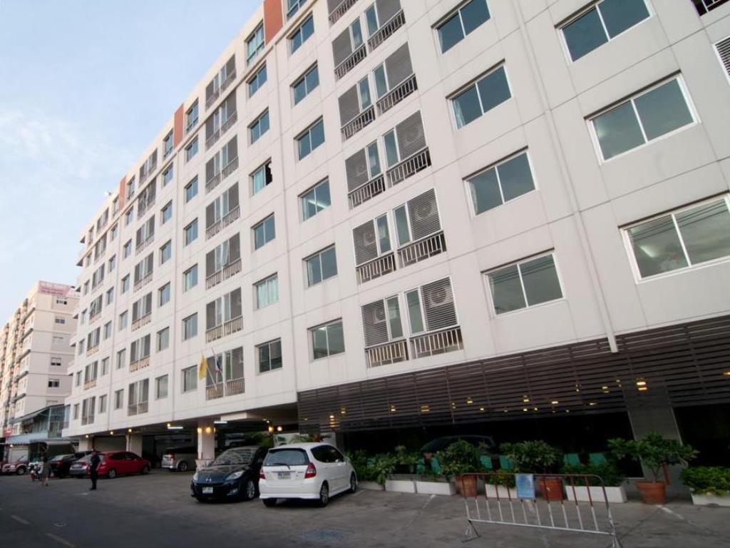 Centric Place Hotel