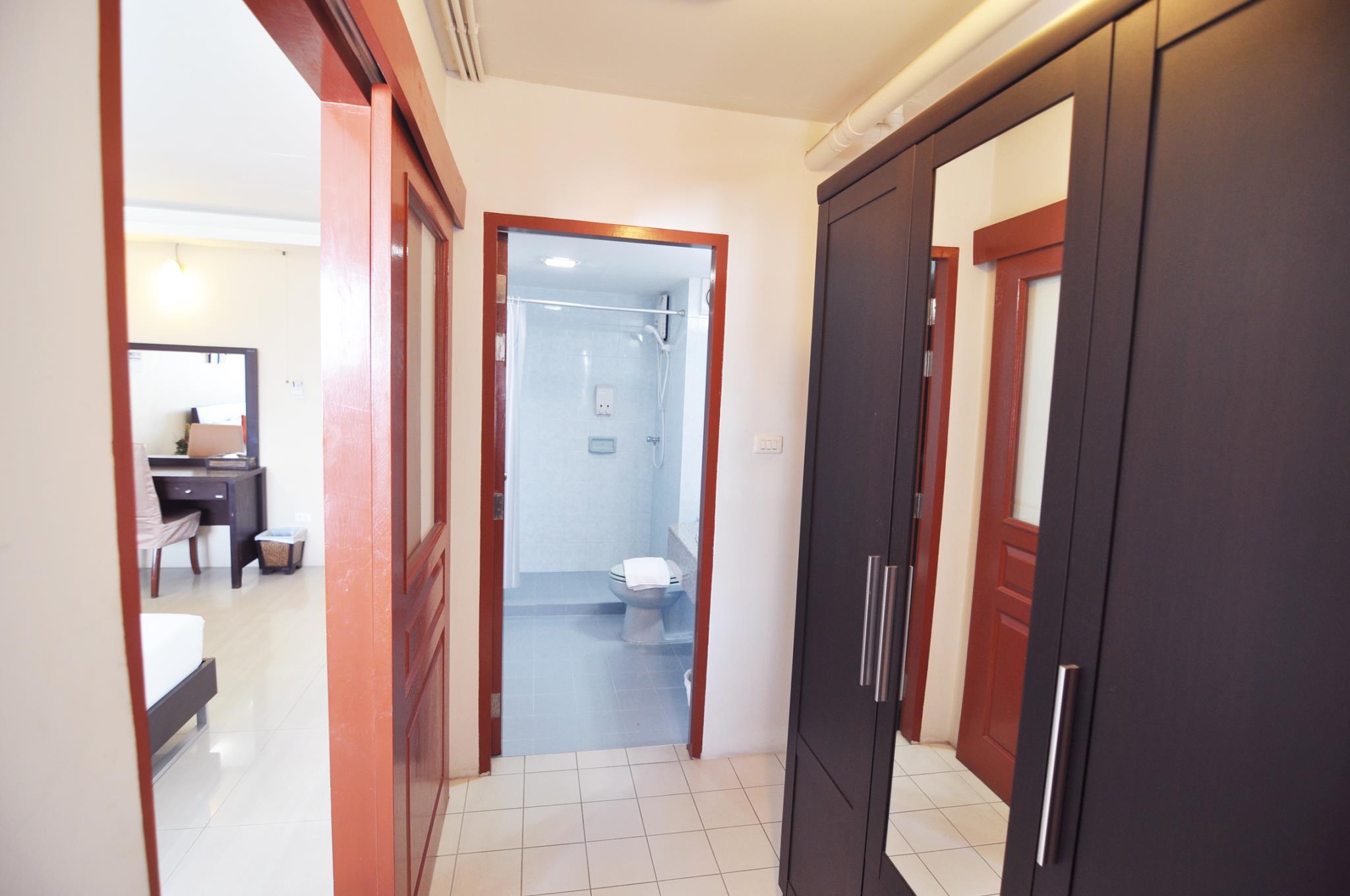 Centric Place Hotel
