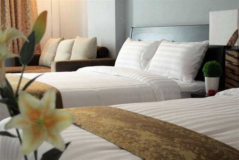 Centric Place Hotel