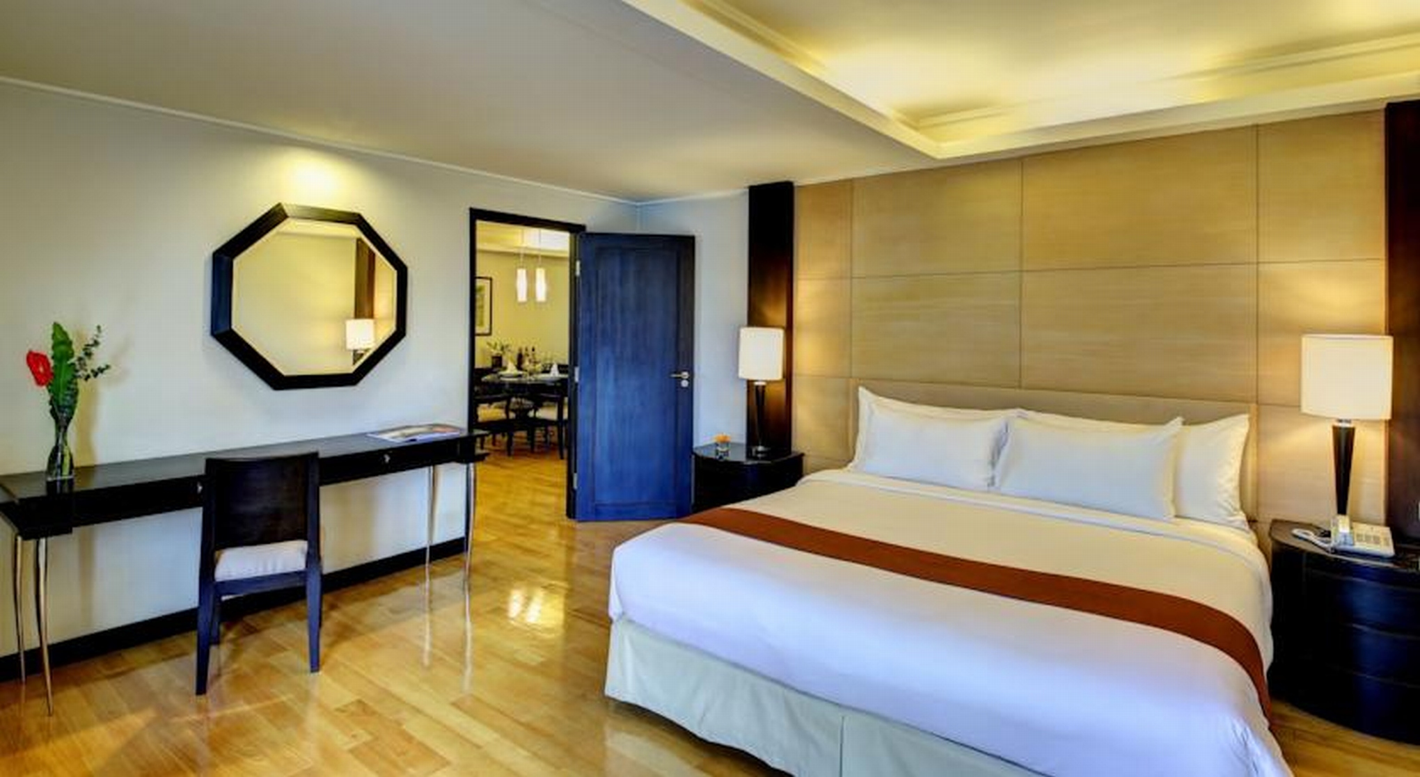 Radisson Hotel Chateau de Bangkok