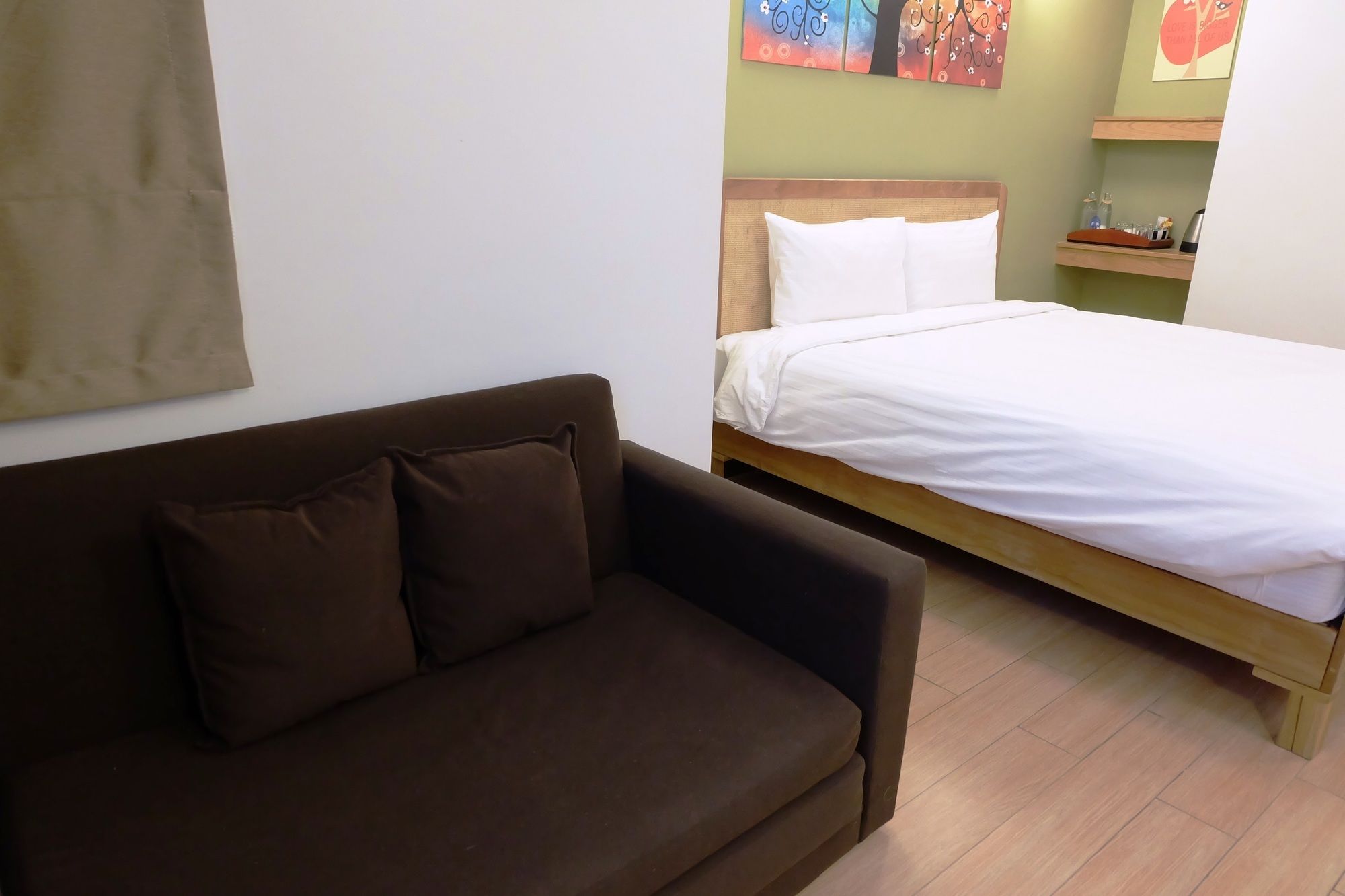 Cozy @ 9 Hotel & Kitchen