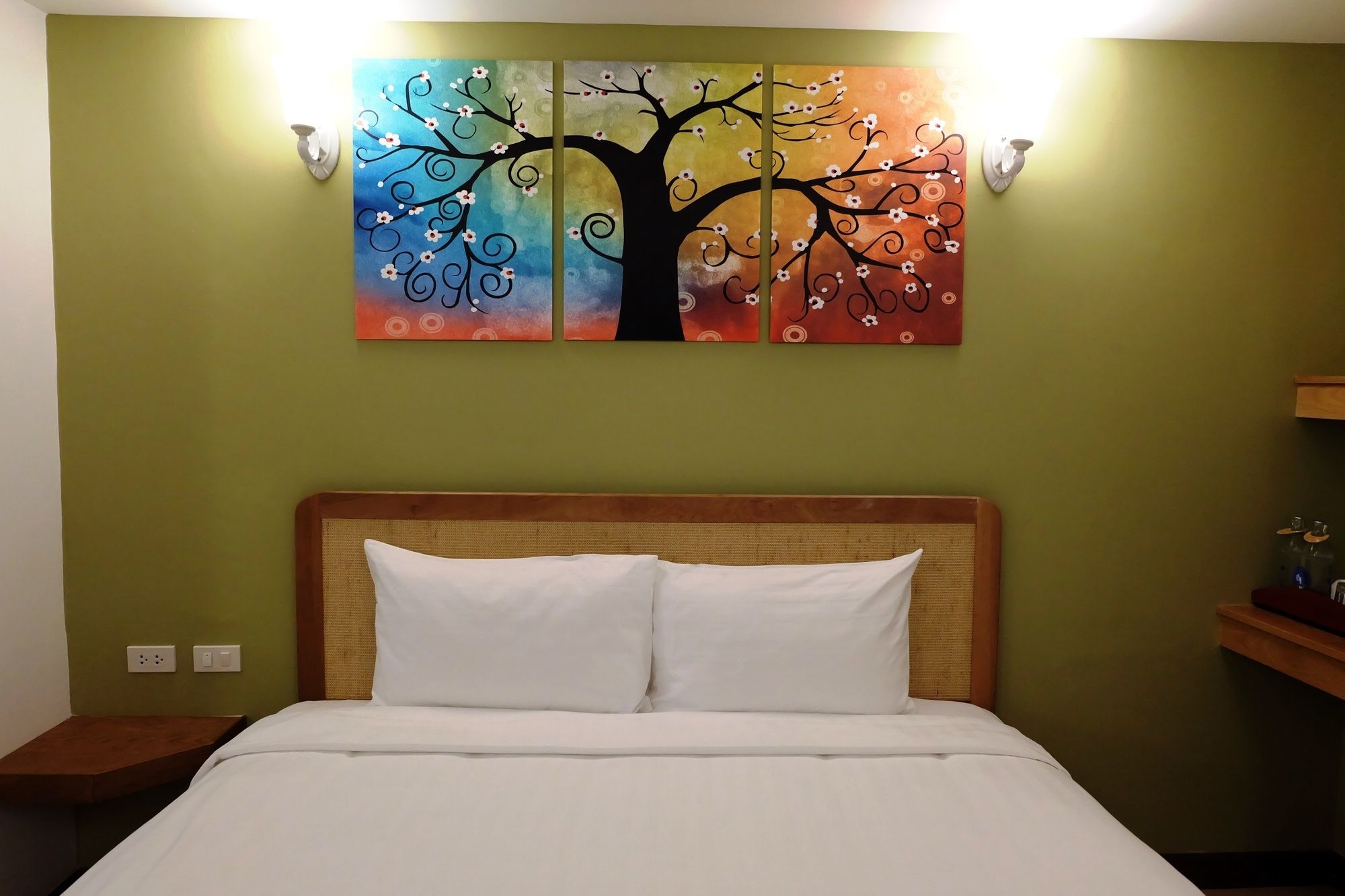 Cozy @ 9 Hotel & Kitchen