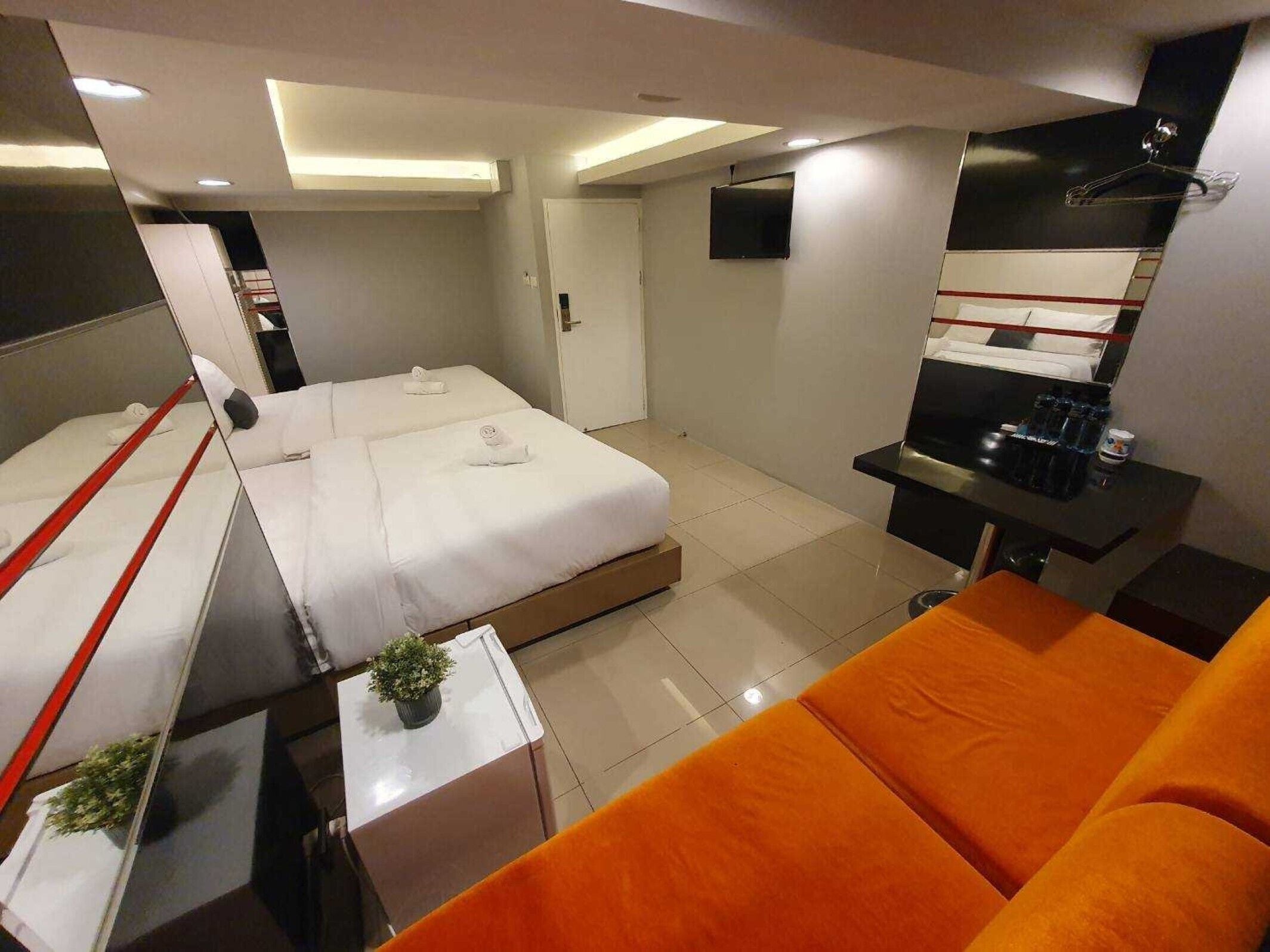 Deco Lux Hotel