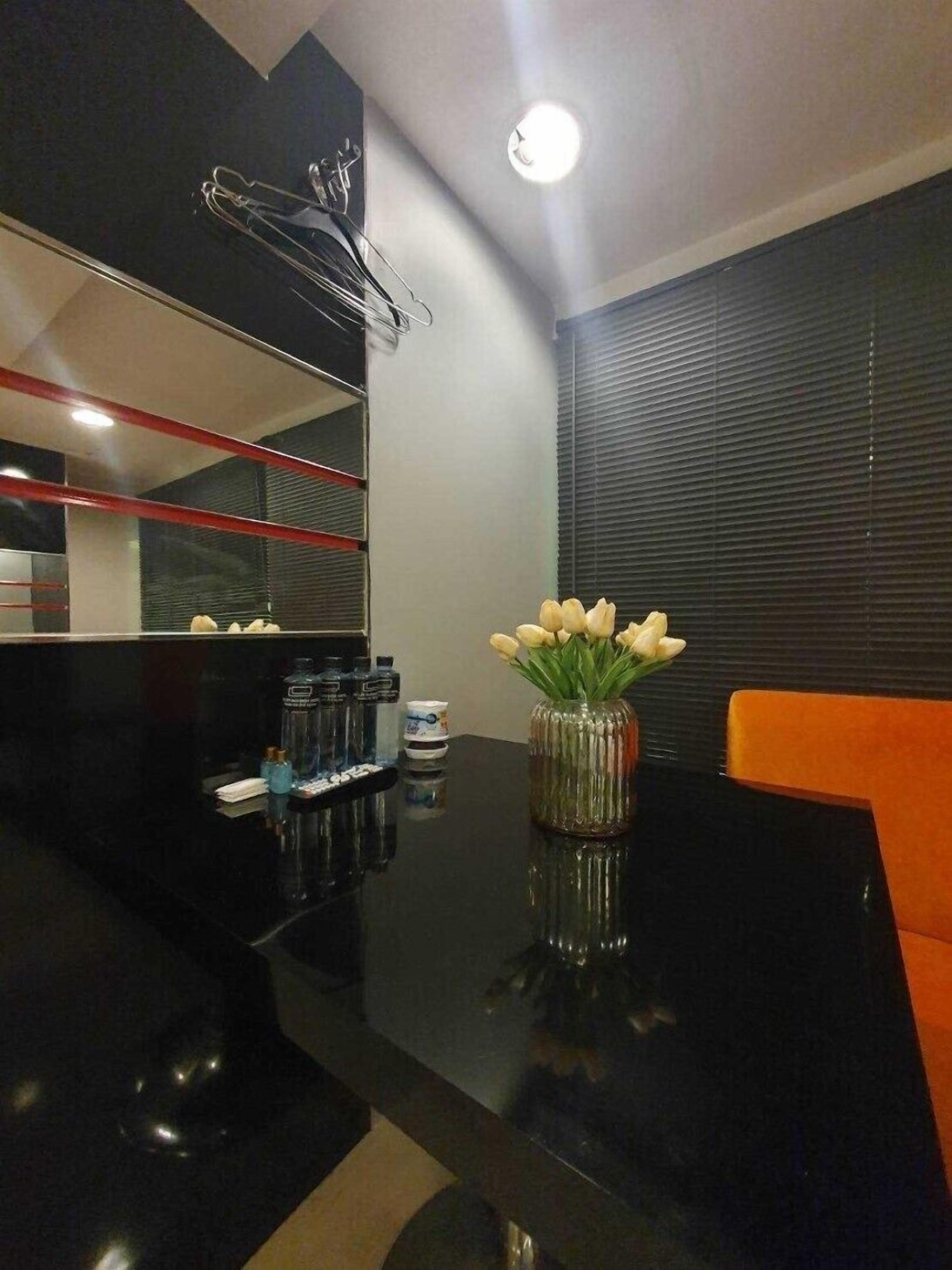 Deco Lux Hotel