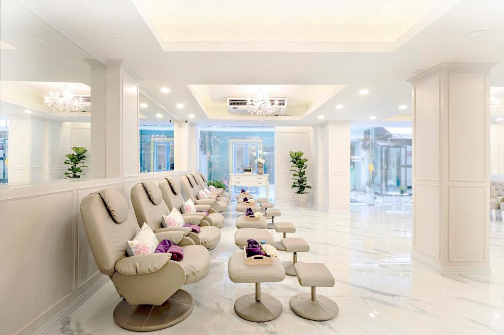De Lavender Bangkok Hotel