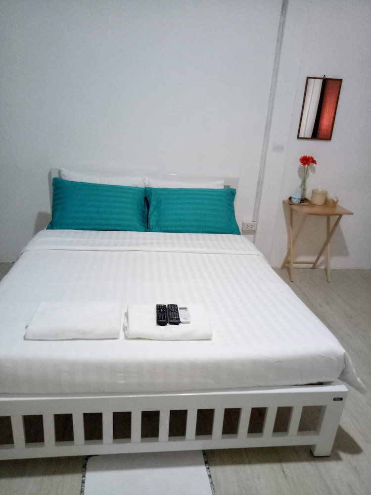D House Hostel