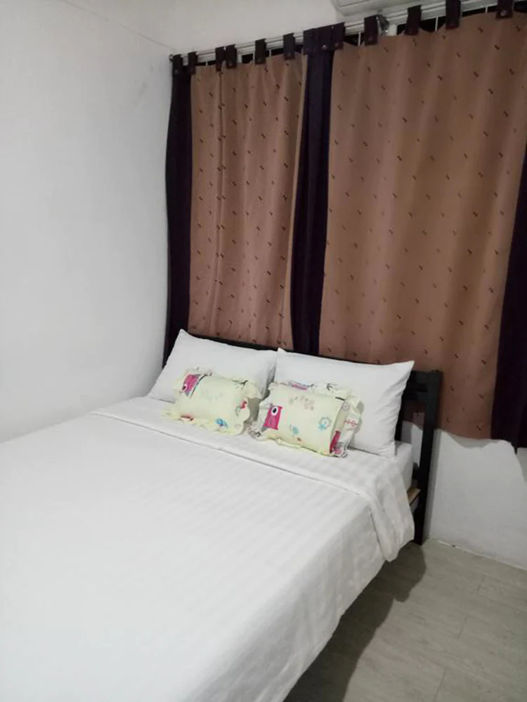 D House Hostel