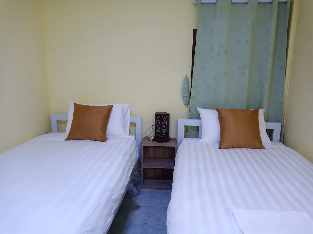 D House Hostel