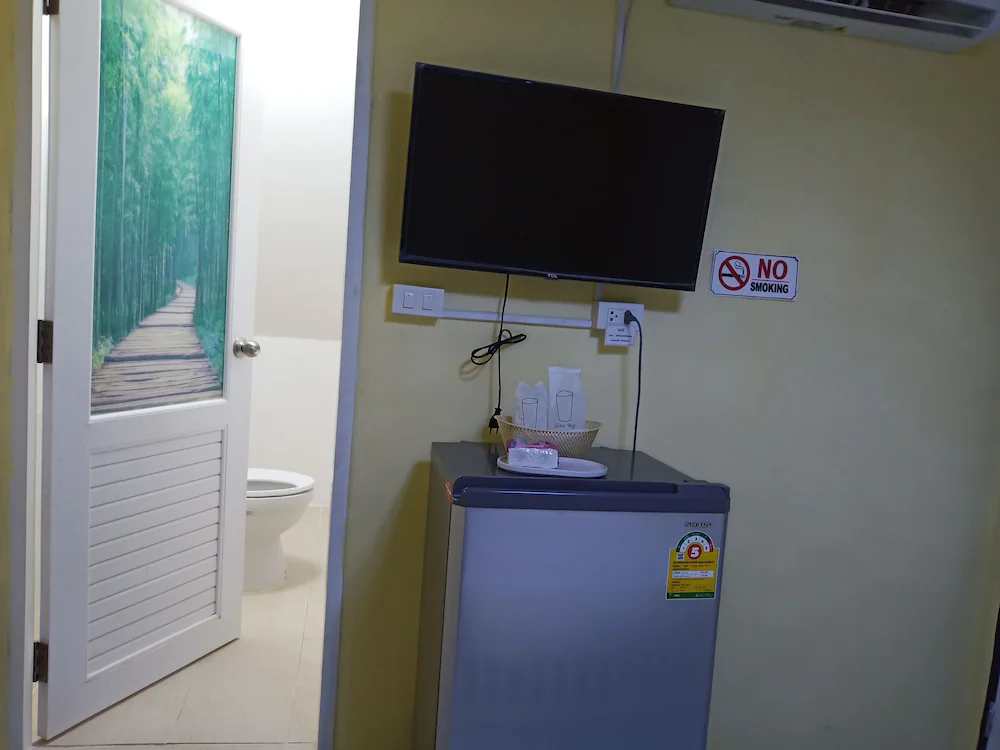 D House Hostel