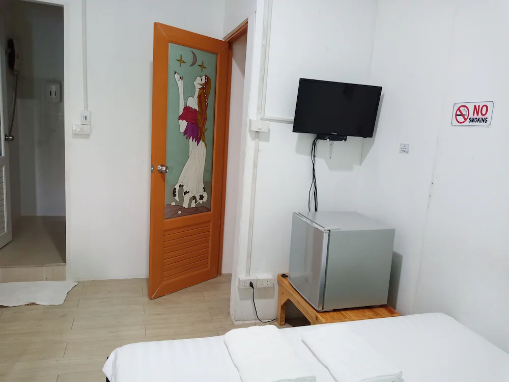 D House Hostel