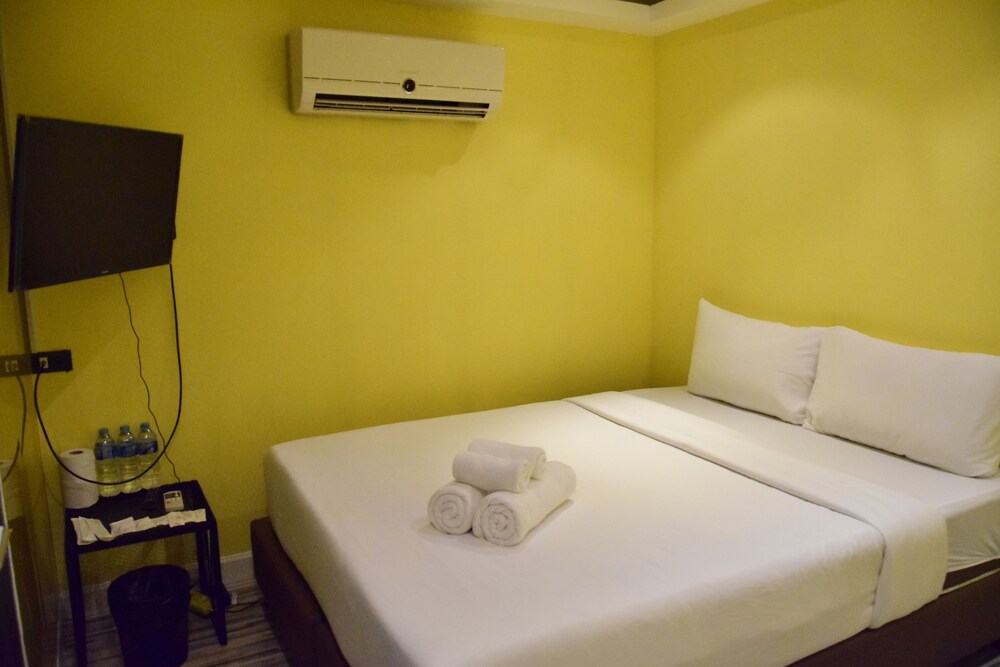 Double Five Hostel
