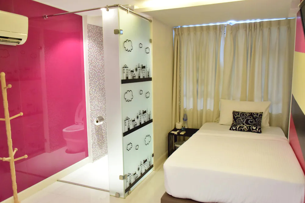 Double Five Hostel
